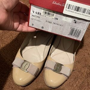 Patent leather Salvatore ferragamo flats
